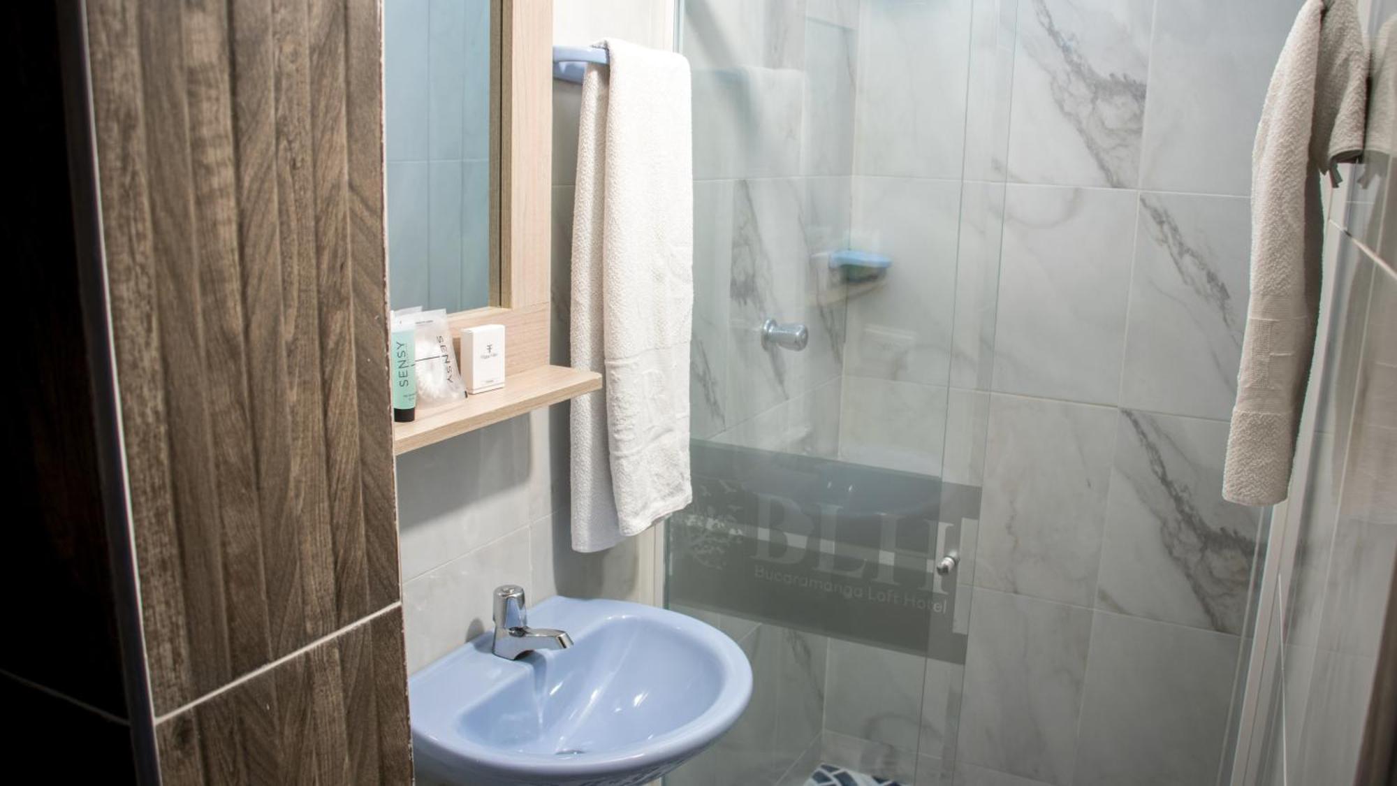 Blh Business Loft Hotel Bucaramanga Oda fotoğraf
